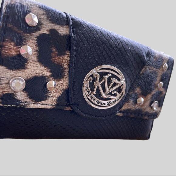 Kathy Van Zeeland Long Wallet - Picture 2 of 9